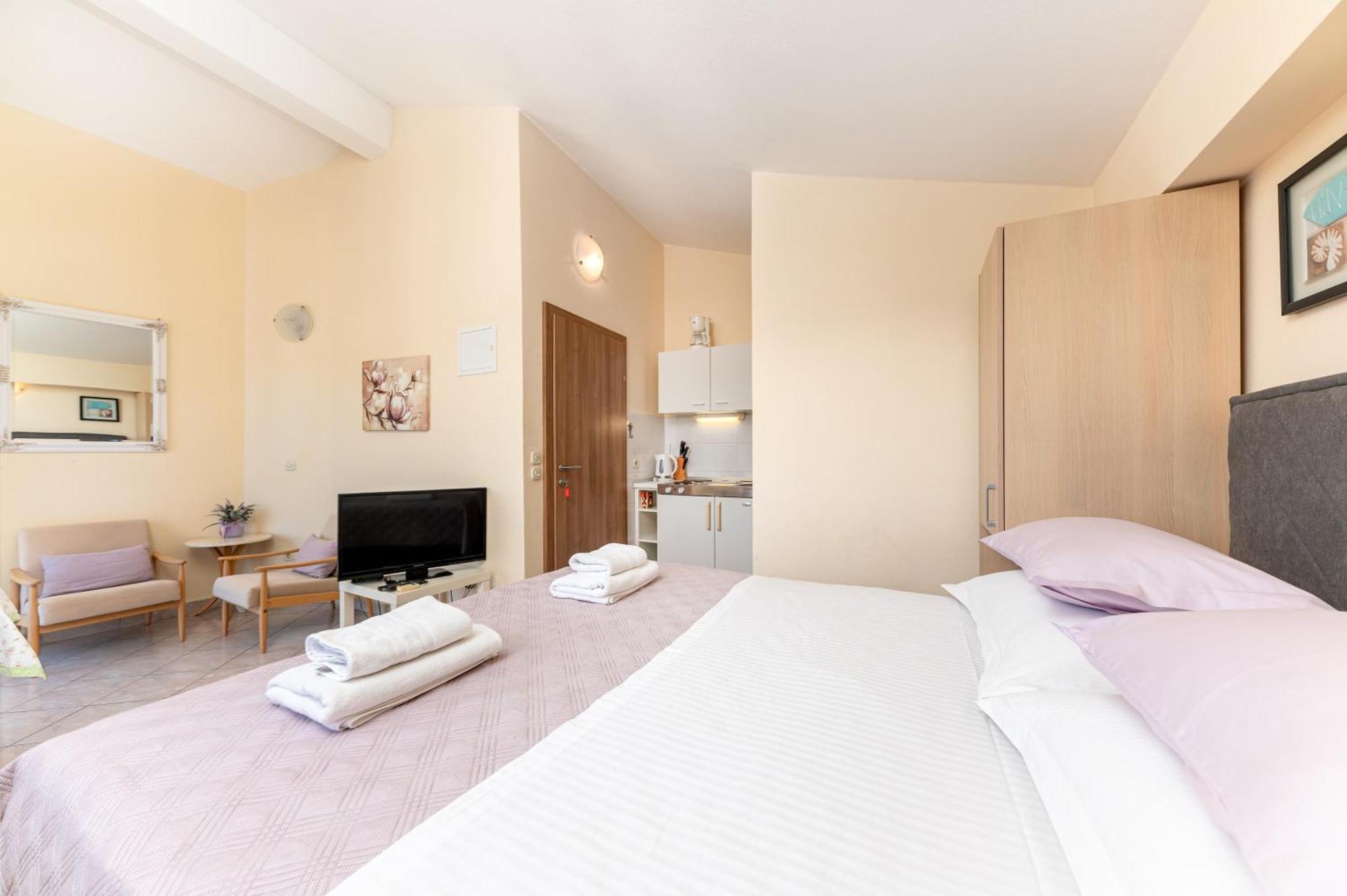 Apartments Gisela Makarska Room photo